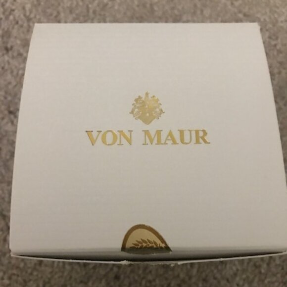 NWT & BOX GEORGEOUS GOLD ROSE W/CENTER PEARL ORNAMENT.  4X4" - Picture 3 of 3